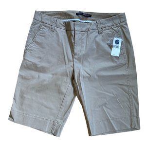 NWT GAP Khaki Shorts - 6